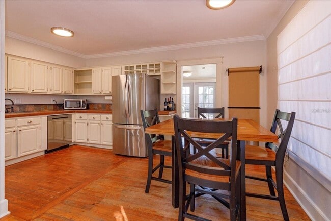 Building Photo - 1001 E Jefferson St