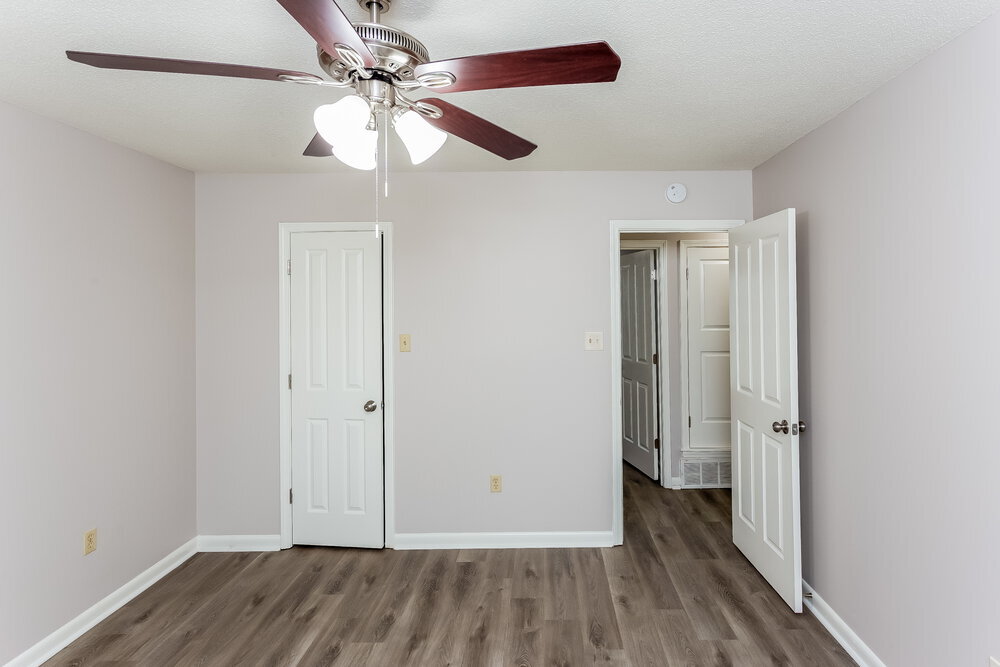 Building Photo - 7327 Mallard Creek Dr