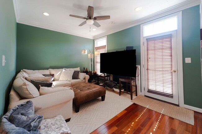 Building Photo - Well Appointed 3 Bedroom 3.5 Bath Townhome in Fairfax