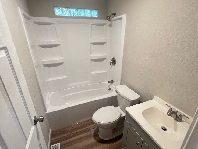 Building Photo - Remodeled 3 Bedroom Home - Available Now