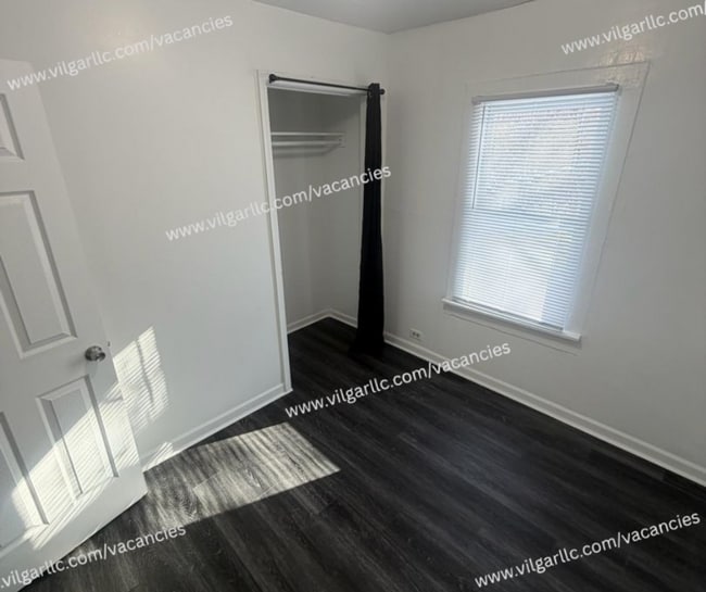 Building Photo - Spacious 2 Bedrooms • 1 Bathroom Home