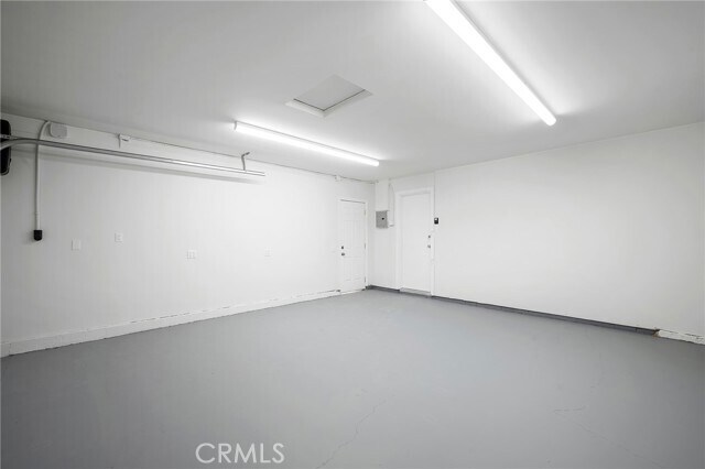 Building Photo - 16942 Kinzie St