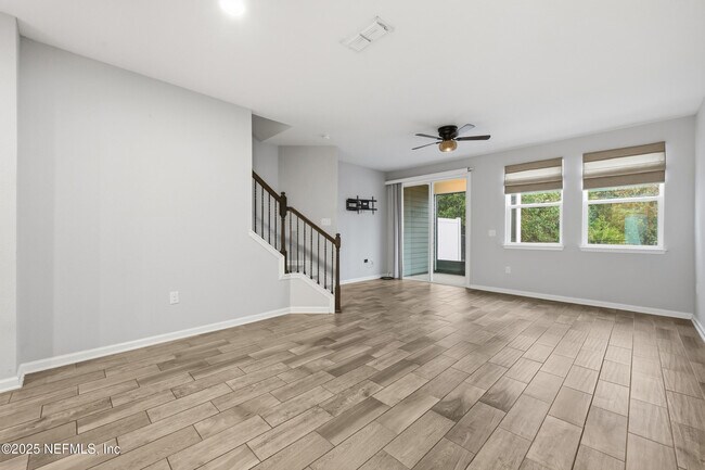 Building Photo - 292 Servia Dr