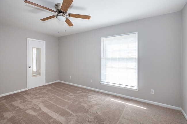 Building Photo - 4609 Coronado Dr