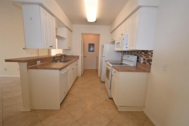 Building Photo - 36009 Deer Creek Dr