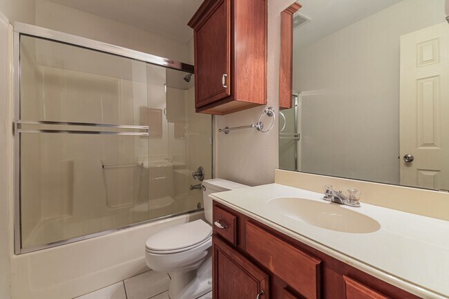 Building Photo - $1,795 4 Bed/2 Bath/2 Garage Ready for Move-in Forney Home in Eastwood Estates