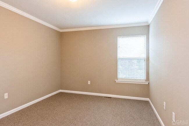 Building Photo - 34 Chimney Ct