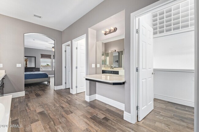 Building Photo - 10271 Jasmine Dr