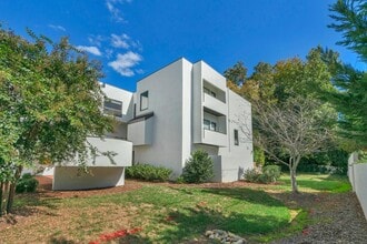 Building Photo - 501 Fenton Pl