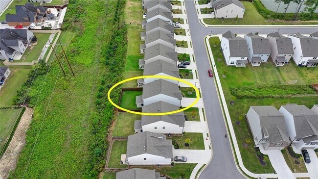 Building Photo - 3230 Westgate Park Dr