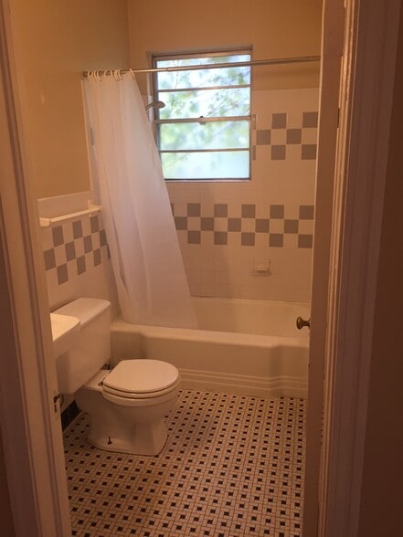 Bathroom - 1734 Saint Mary St
