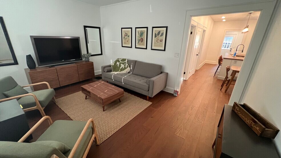 Building Photo - 3044 Minot Ave