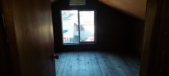 Building Photo - Charming 3-Bedroom home near BTC