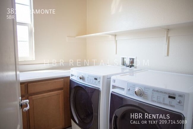 Building Photo - 381 Miramonte-