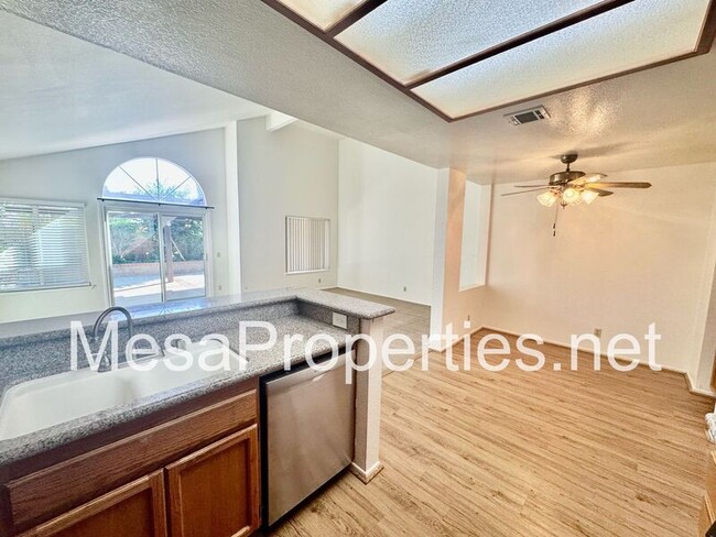 Building Photo - 1488 Poppy Ave