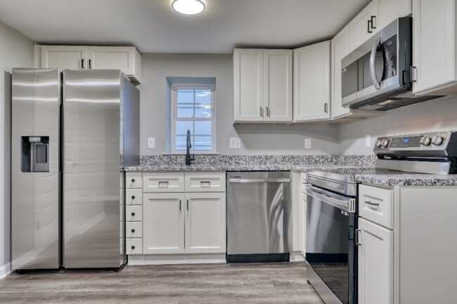 Building Photo - 6722 Brentwood Ave