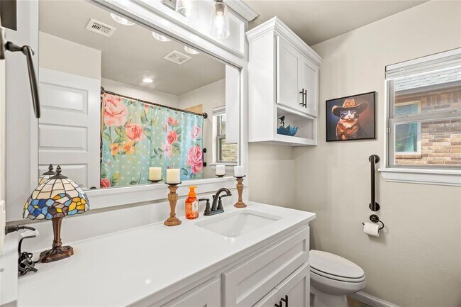 Building Photo - 2253 N Payton Ct