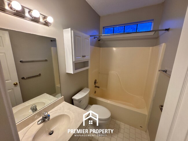 Building Photo - 416 Chadwick Cir