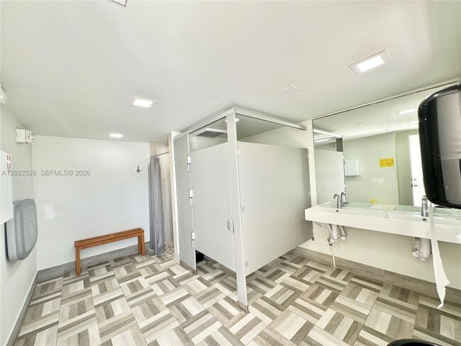 Building Photo - 230 174th St