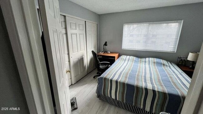 Building Photo - 1055 W 5th St