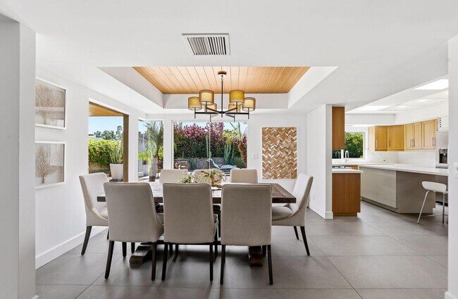 Building Photo - 8101 E Del Timbre Dr