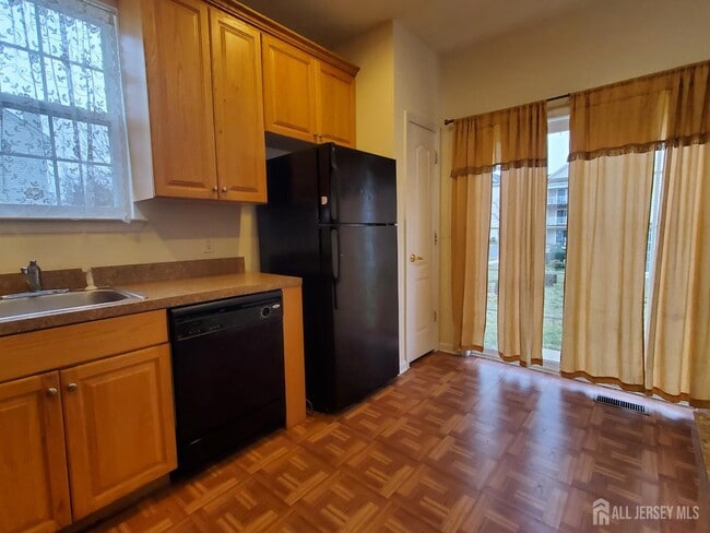 Building Photo - 202 Alder Ct