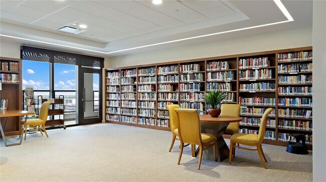 Building Photo - 1 Beach Dr SE