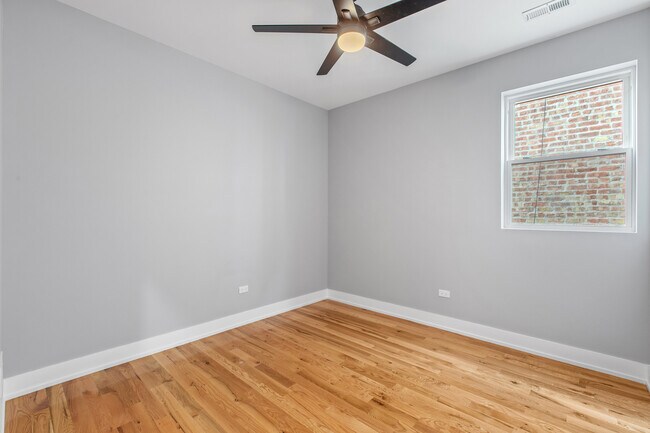 Building Photo - 5833 S Calumet Ave