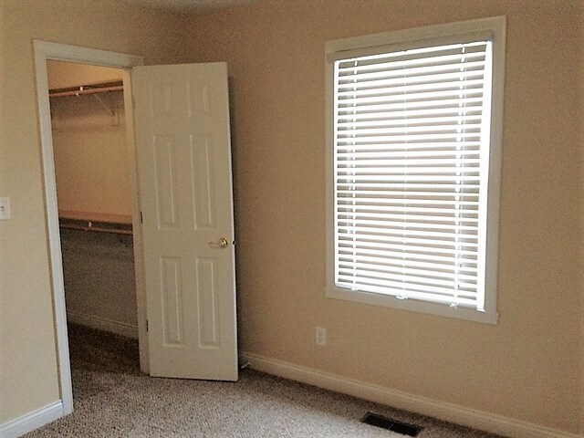 Building Photo - 1207 Meadowood Dr