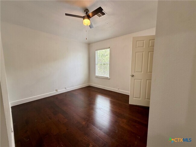 Building Photo - 804 Tapestry Cove