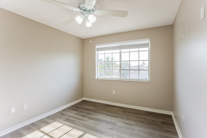 Building Photo - 9079 SW 157th Ct