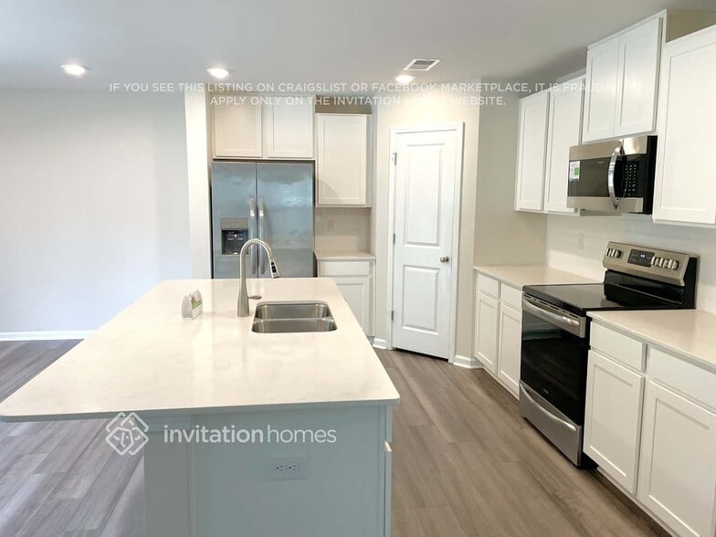 Building Photo - 2301 Pebble Close Ct