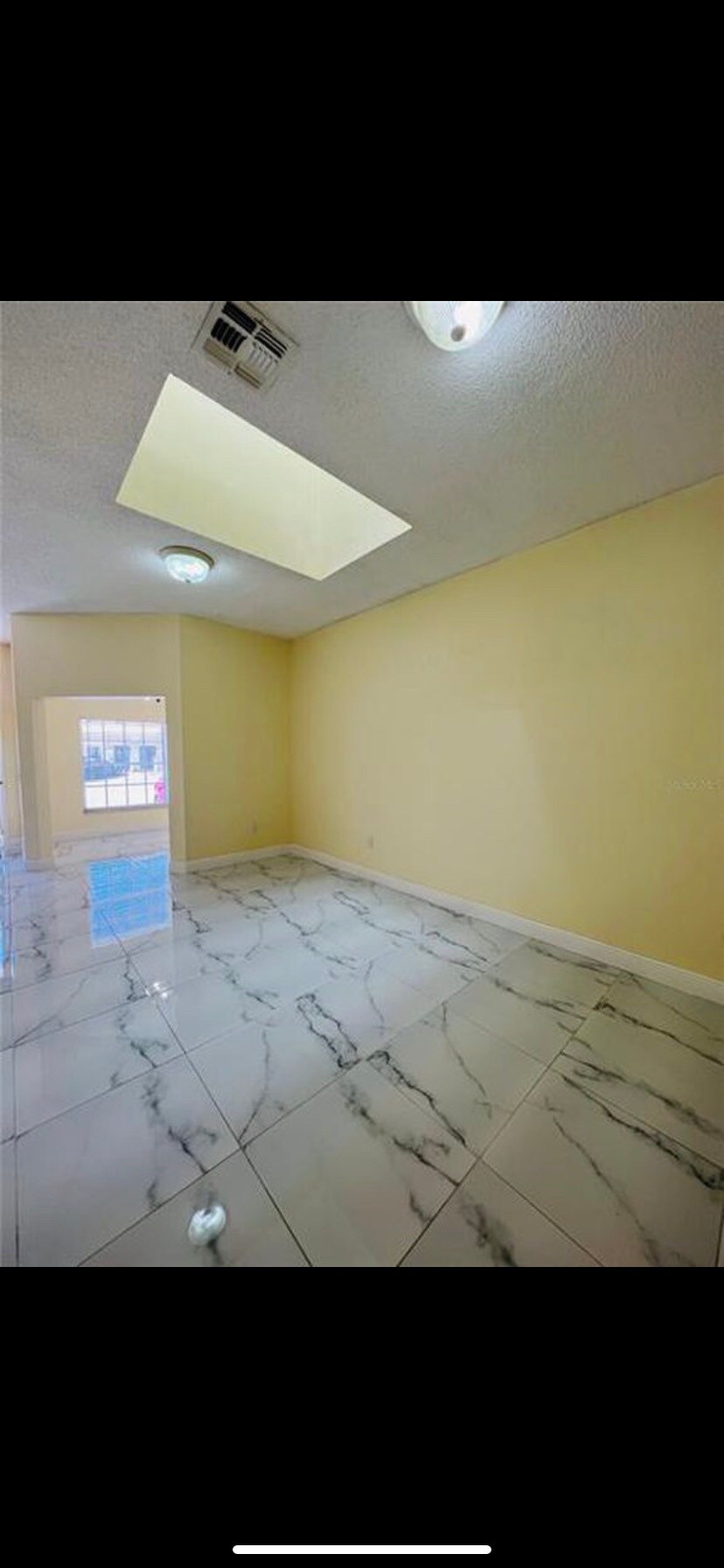 Building Photo - 1005 Universal Rest Pl