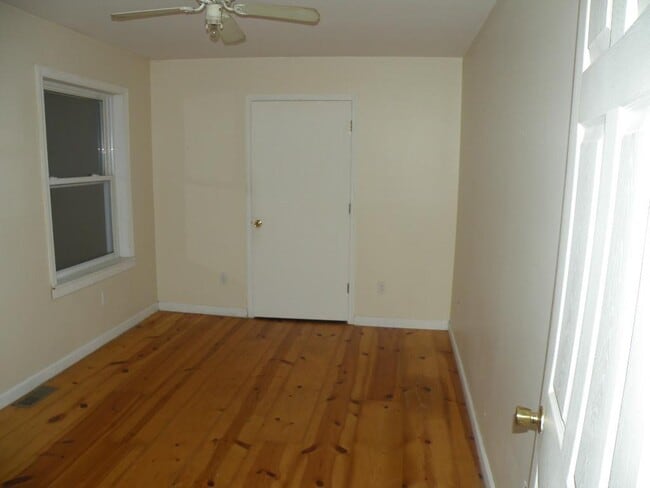 Building Photo - 618 Bean River Rd