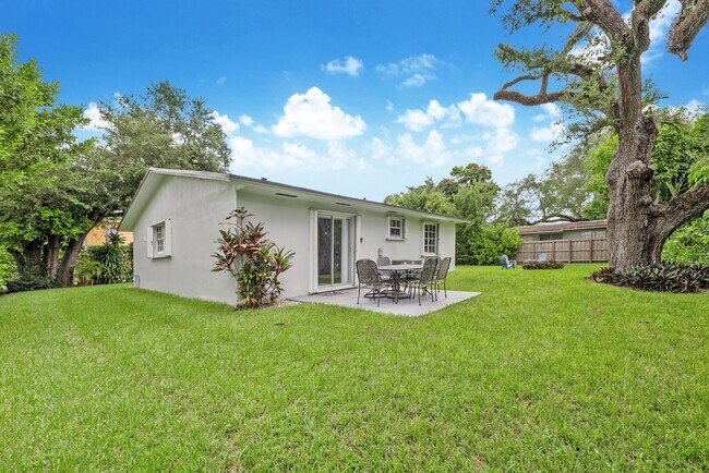 Building Photo - 6198 SW 63rd St