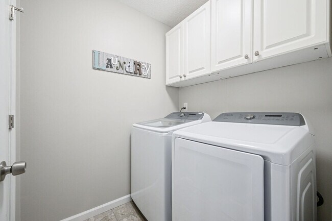 Building Photo - 23 Magnolia Ct