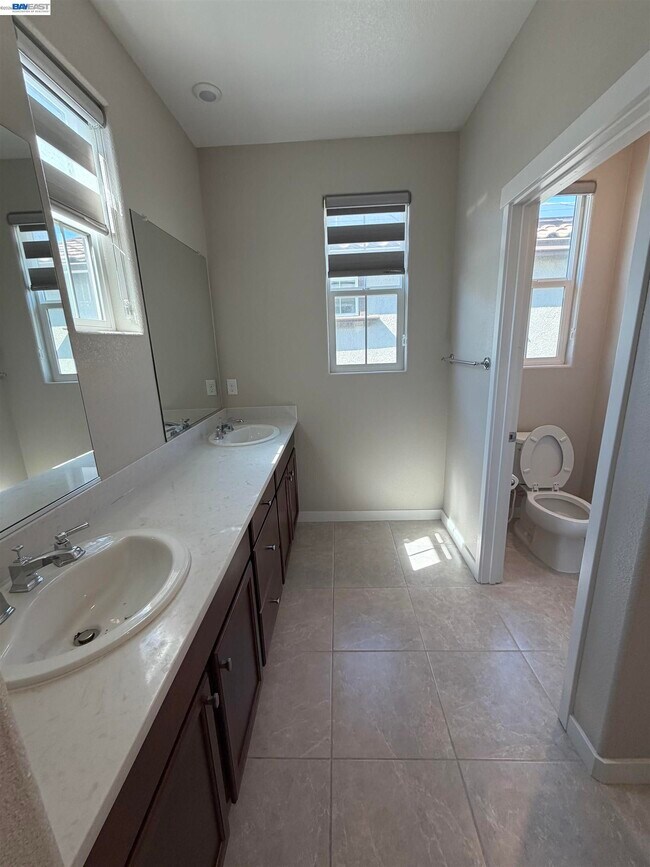 Building Photo - 2282 S Podere Dr