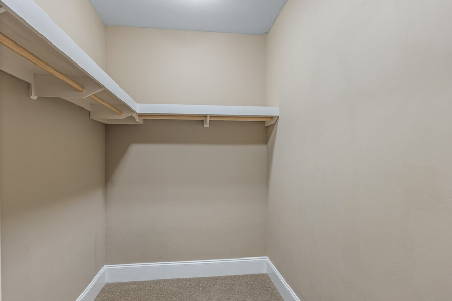 Building Photo - 1836 Ashley Hall Way