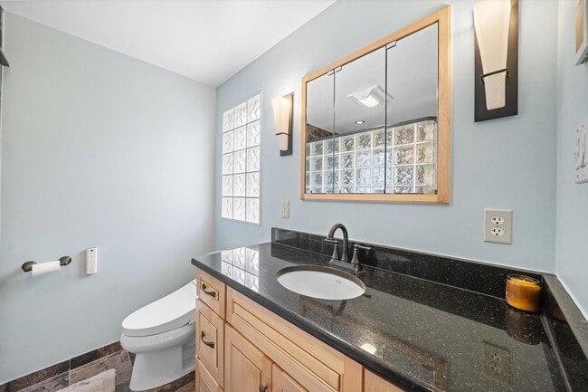 Building Photo - 2854 Parkridge Dr