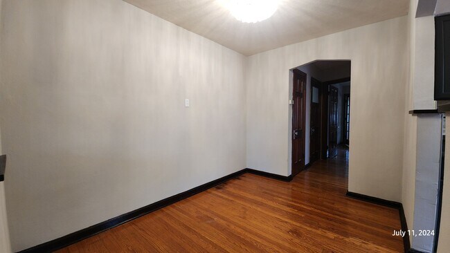 Building Photo - 6328 Sutherland Ave