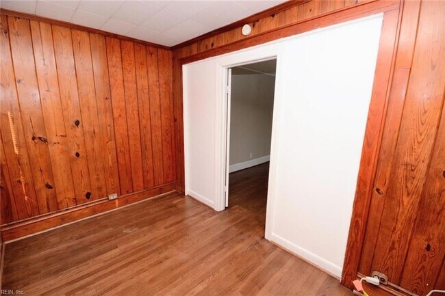Building Photo - 5905 Hampton Blvd