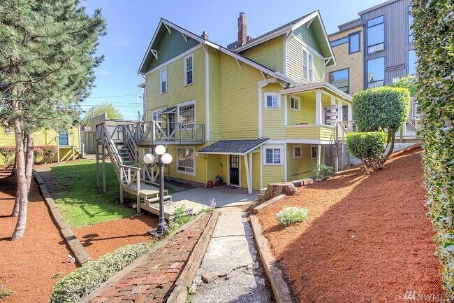 Building Photo - Columbia City Triplex