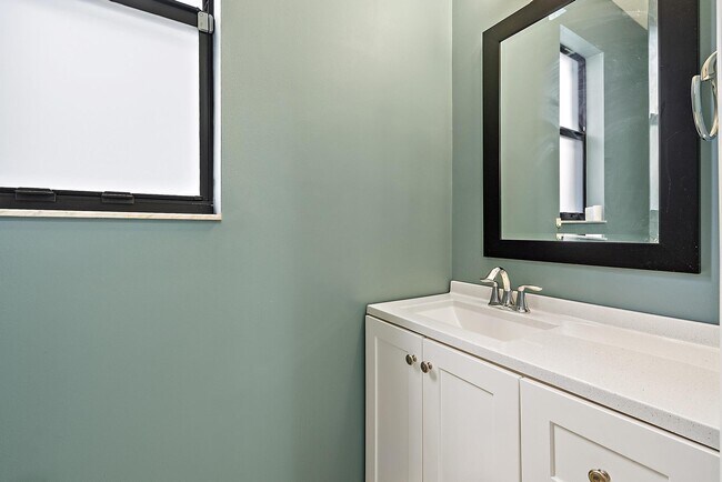 Building Photo - 5420 Quiet Lake Pl