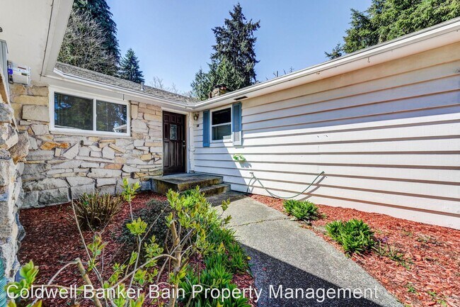 Building Photo - 4 br, 2 bath House - 515 N. 198th Street