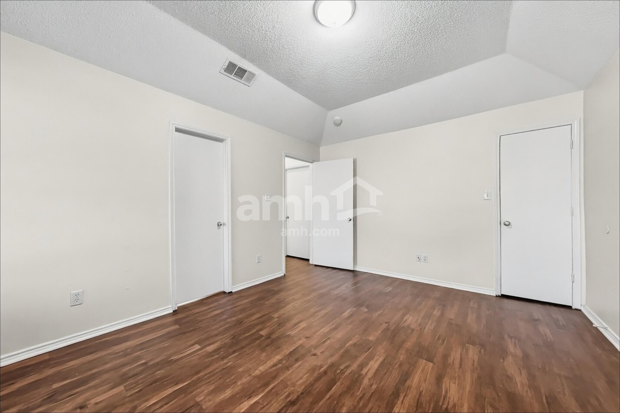 Building Photo - 8551 Western Meadows Dr