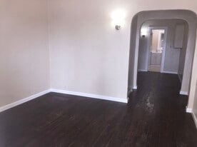 Building Photo - 709 13th St