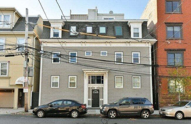 Building Photo - 153-155-155 W Sixth St