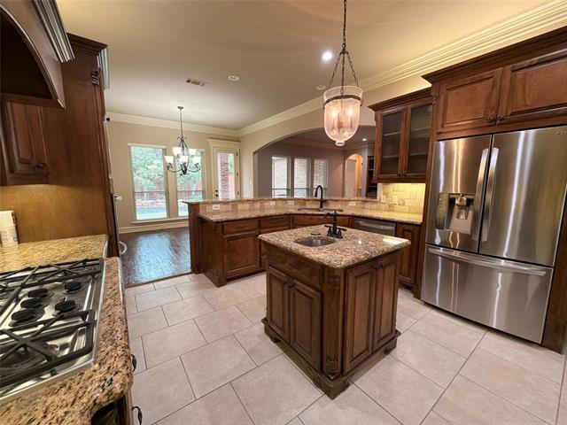 Building Photo - 8116 Canyon Oak Dr