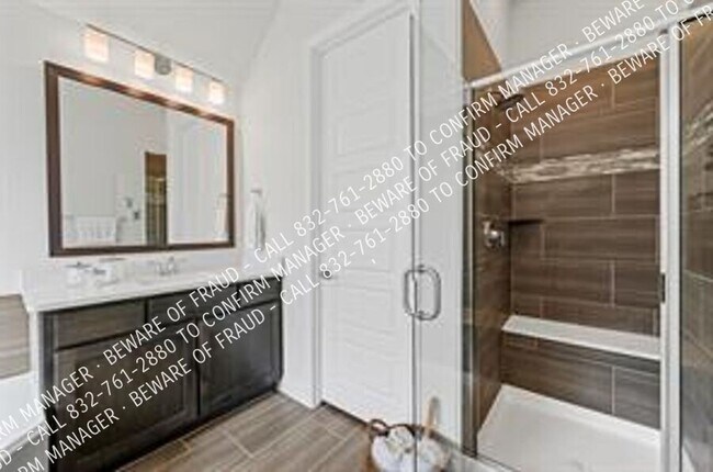 Building Photo - 2606 San Jacinto Dr