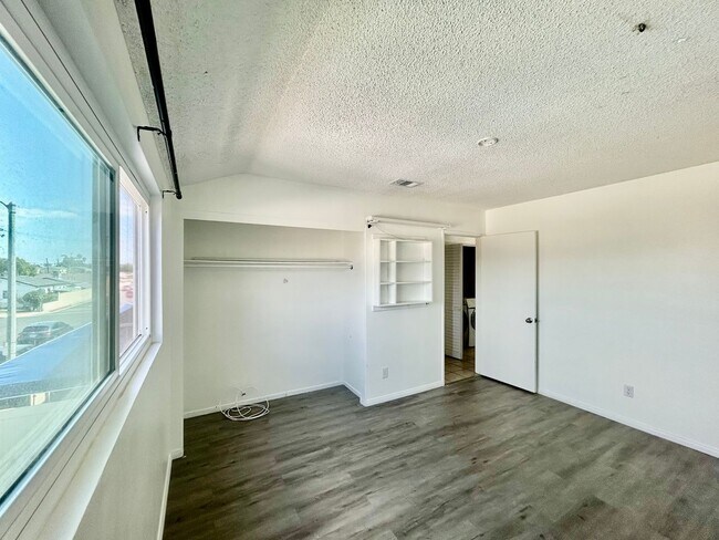 Building Photo - $3,995! Excellent 3-Bedroom Condo! 90716!